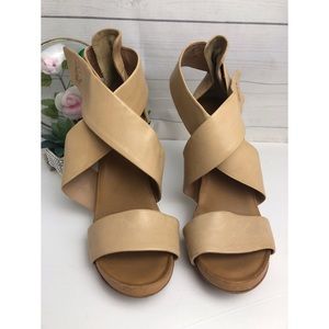 THEORY LEATHER WOOD HEEL BEIGE STILETTO STRAPPY